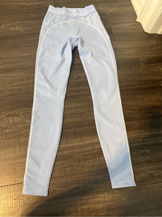 ALO Yoga Pants - ALO Yoga Light Blue Leggings with White Piping